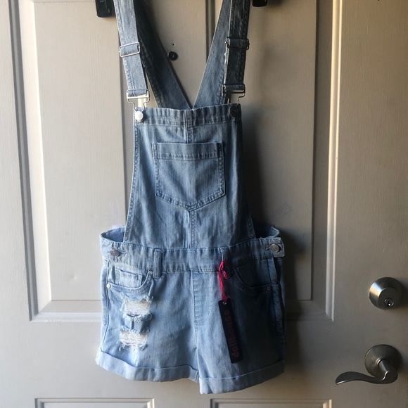 Dollhouse  Denim Short Overalls Juniors. Size 3 NWT. - Picture 1 of 16